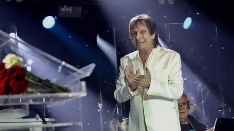 Roberto Carlos completa 85 anos, volta às origens e enfrenta polêmicas