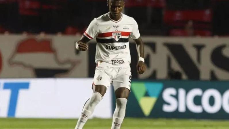 São Paulo paga salário de Arboleda e estende prazo para zagueiro retornar –