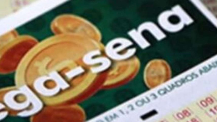 Cartelas da Mega-Sena juntas.