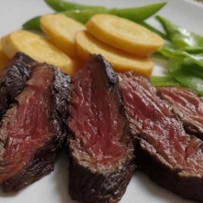 Dia do Churrasco: 5 carnes baratas para cortar gastos