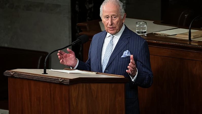 Monarca, que está em Washington, discursou no Congresso americano
