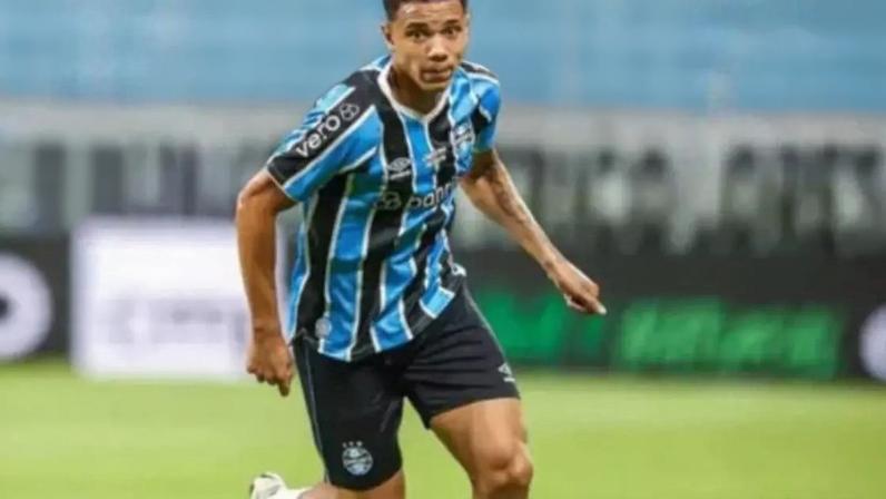 Viery quase esteve na lista de transferências, mas obteve a titularidade com o tempo –