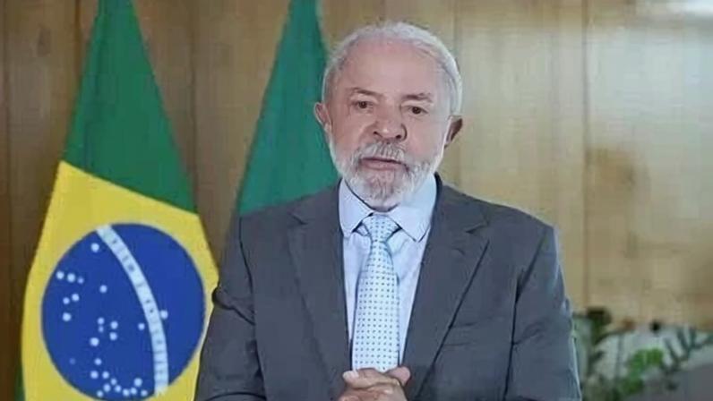 Lula cita ataque de poderosos após Trump criticar o Papa