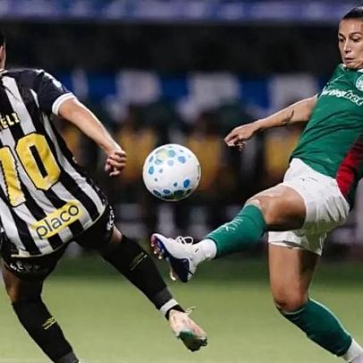 Palmeiras e Santos empatam em jogo marcado por puxão de cabelo