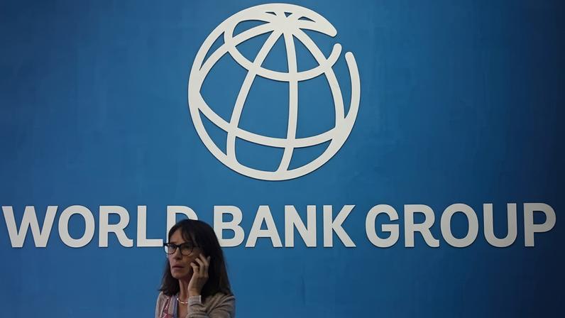 Logotipo do Banco Mundial em letreiro
