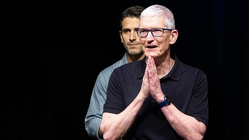 Tim Cook deixa o cargo de CEO da Apple