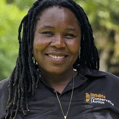 Biologista dedicada a reduzir conflitos entre humanos e leões