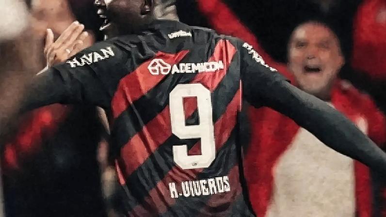 Athletico-PR vira sobre o Vitória