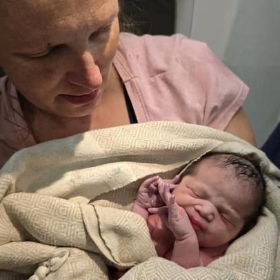 Mulher americana dá à luz em voo da Delta