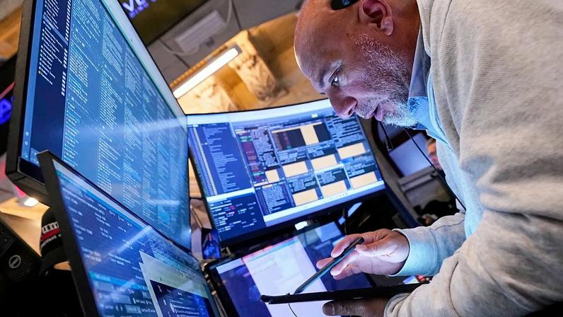 O que pode mover os mercados nesta semana e o que investidores observam