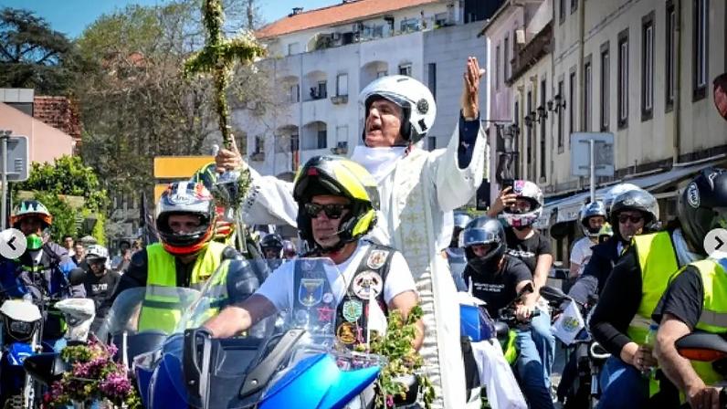 Centenas de motociclistas acompanham padre português na Páscoa sobre rodas
