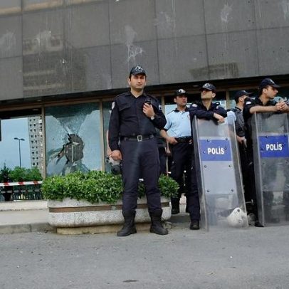 Dois atiradores mortos em tiroteio próximo ao consulado israelense em Istambul