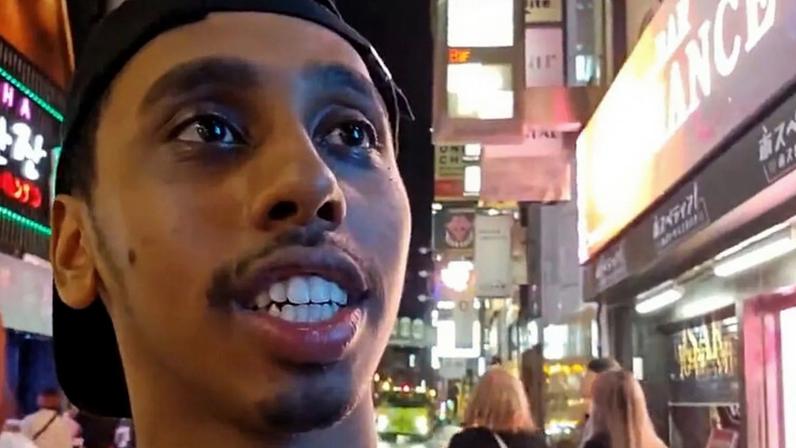 YouTuber americano Johnny Somali é sentenciado à prisão na Coreia do Sul por ato com estátua