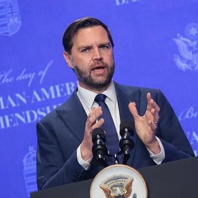 VP dos EUA ataca Bruxelas e apoia Orbán antes da eleição na Hungria