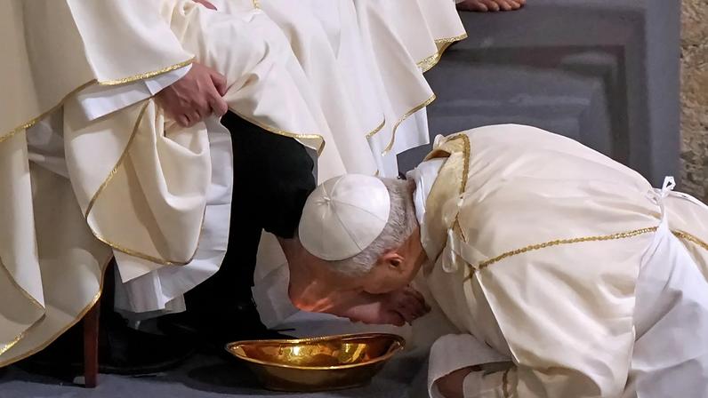 Da Missa de Crisma à lavagem dos pés, início da Páscoa do Papa Leão