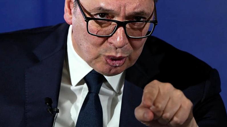 Vučić discute com Magyar comentário de que Putin é o padrinho