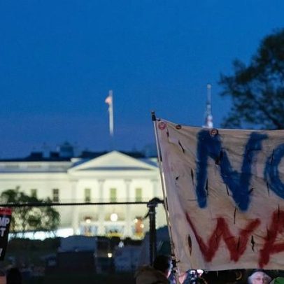 EUA e Irã concordam com cessar-fogo de duas semanas após Trump recuar de ameaças