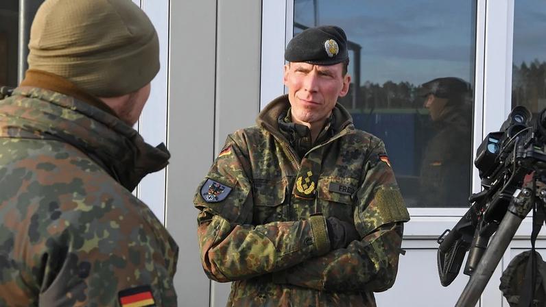 Chefe do Exército alemão analisa futuro da guerra e campo de batalha vidro