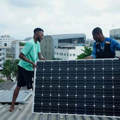 Custos da energia solar caem e combustíveis fósseis tornam-se mais caros