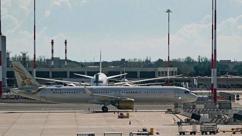 Crise de combustível de jatos - racionamento em quatro aeroportos italianos