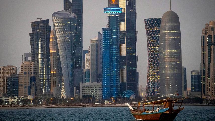 Irã ataca navio-tanque ao largo do Qatar; ataques no Golfo continuam