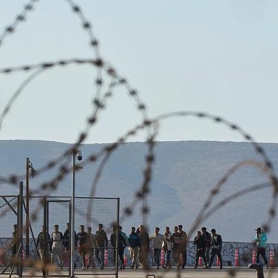 Mais de 300 migrantes resgatados em Creta nas últimas 48h, dizem autoridades