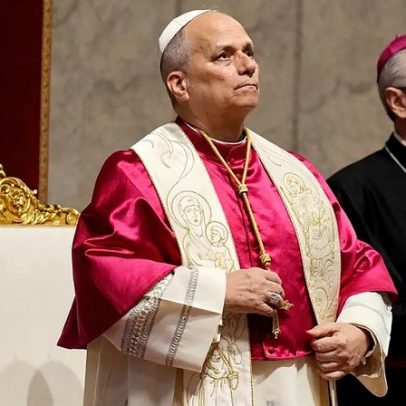 Papa Leão XIV pede fim da idolatria diante da guerra
