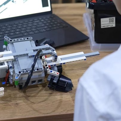 Robôs humanoides inspiram nova geração a construir máquinas