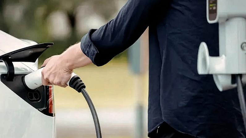 Conflito com o Irã leva UE a reduzir impostos de energia e incentivar transição verde