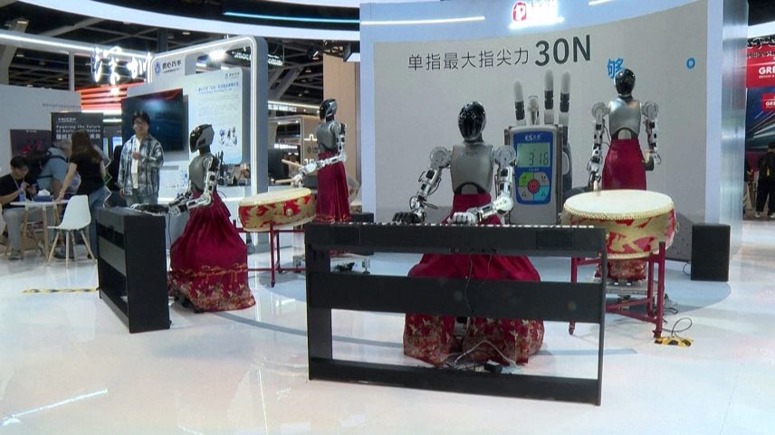 Robôs humanoides boxeiam e se apresentam na feira de IA e robótica de Hong Kong