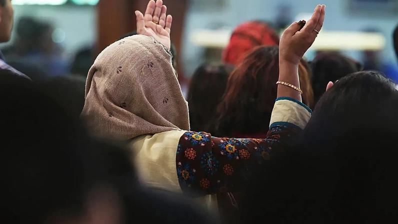 Conflito no Irã suspende Páscoa em Dubai; cristãos resistem a ataques