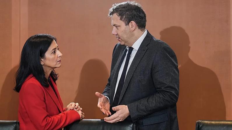 Alemanha reduz imposto sobre combustíveis com alta do petróleo por bloqueio iraniano