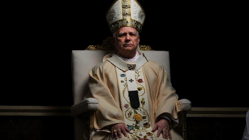 Trump se recusa a pedir desculpas após confronto com o Papa Leão XIV sobre Irã