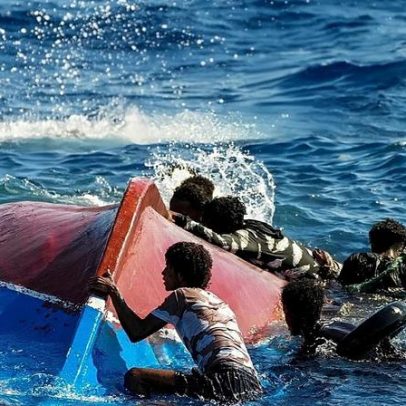 Decenas de mortos em naufrágios de migrantes na costa italiana e turca