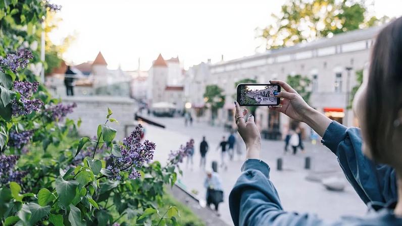 Melhores destinos para mulheres que viajam sozinhas, dois na Europa