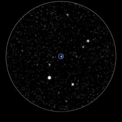Observadores amadores detectam Artemis II cruzando as estrelas