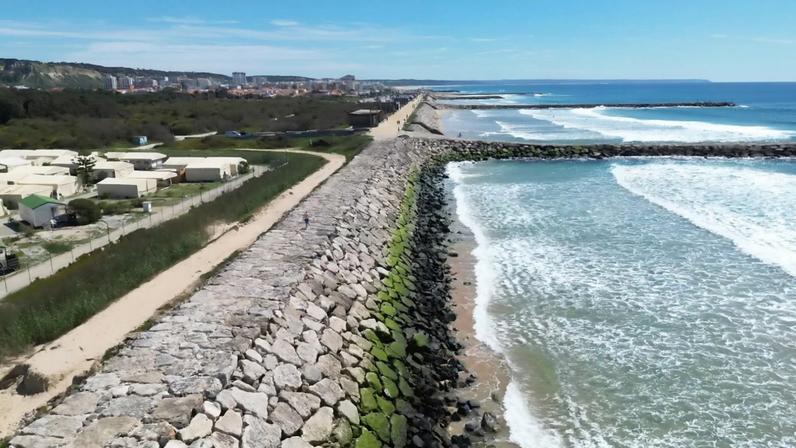 São João da Caparica Beach