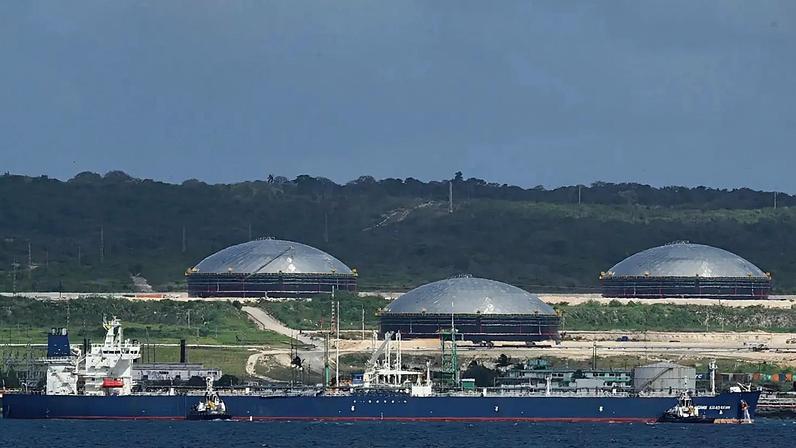 Rússia enviará segundo navio-tanque a Cuba enquanto crise energética persiste