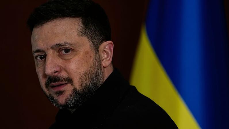 Zelenskyy alerta que conflito EUA-Irã pode desviar ajuda crucial à Ucrânia