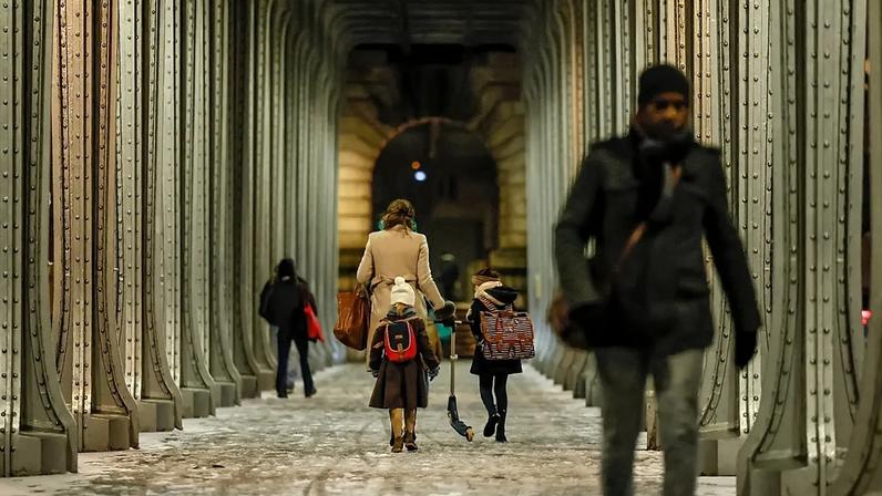 Nova prefeita de Paris mira fim da violência sexual em escolas com plano €20 mi