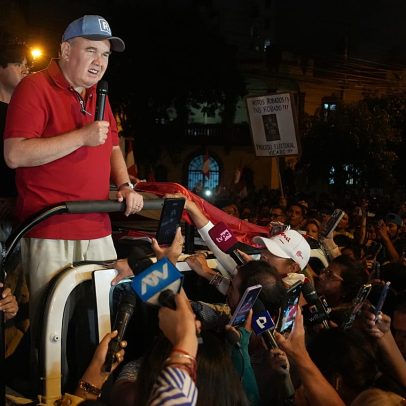 Disputa eleitoral no Peru se aprofunda com contagem lenta de votos