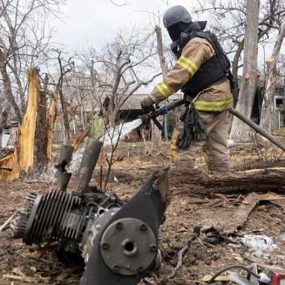Rússia lança grande ataque com drones na Ucrânia; negociações de paz estagnam