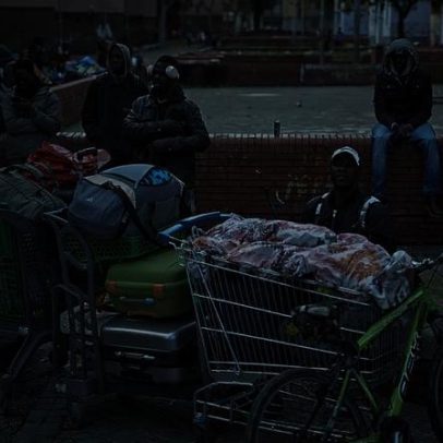 Espanha encerra medidas de anistia para regularizar até 500 mil imigrantes