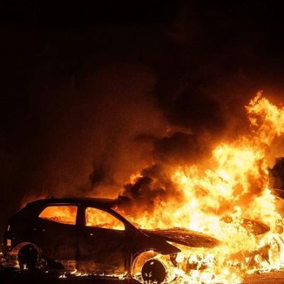 Ataques russos mortíferos deixam 12 mortos em Kyiv, Odesa e Dnipro