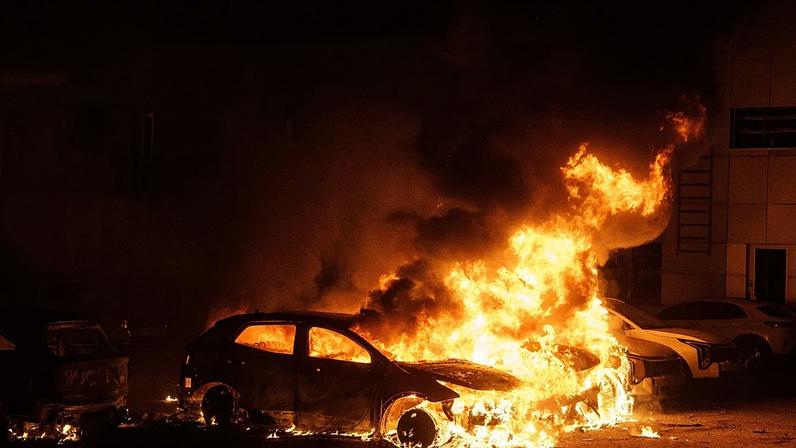 Ataques russos mortíferos deixam 12 mortos em Kyiv, Odesa e Dnipro