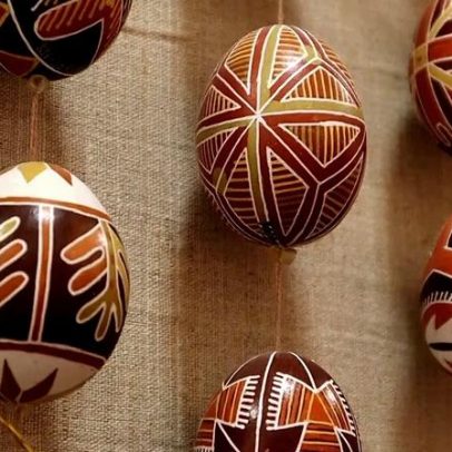 Arte antiga de ovos de Páscoa da Ucrânia ajuda a preservar a identidade nacional