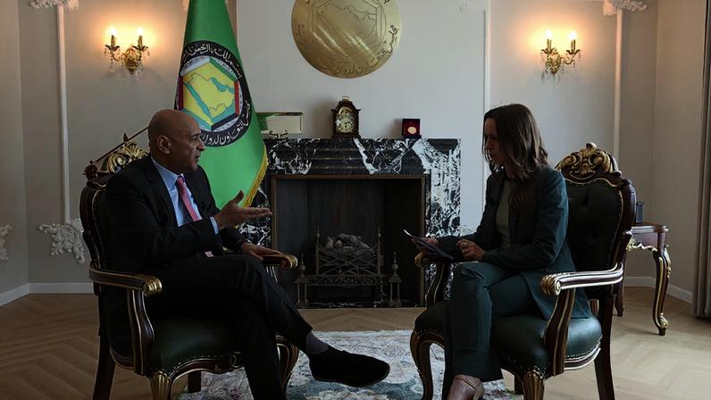 Irã responsável pelo fechamento do Estreito de Ormuz, afirma líder do Golfo