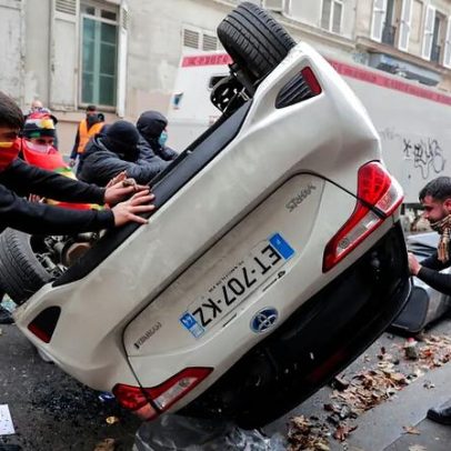 Imagens antigas de protestos em Paris voltam a circular com alegações falsas