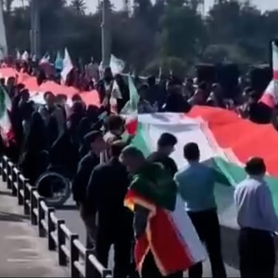 Iranianos formam correntes humanas em pontes em meio a tensões com EUA e Israel