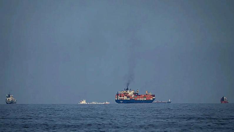 Trump diz que EUA podem abrir Golfo de Ormuz e pede US$1,5 tri para defesa